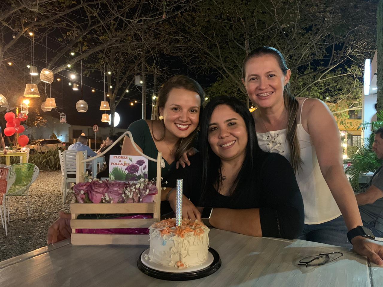 Jessica Cadena, Melanie Fragua, la cumpleañera y Tatiana Ramírez.